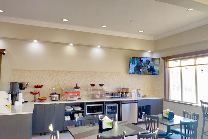 Breakfast/Coffee Service 33 of 36