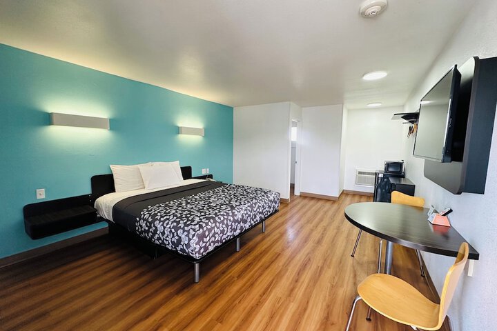 Room 18 of 69