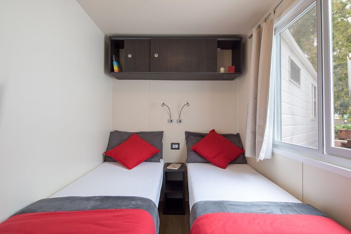 Room 13 of 95