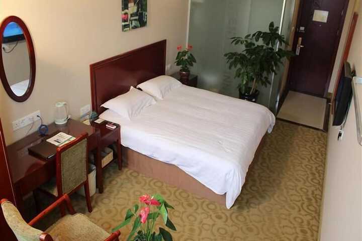 Room 8 of 59