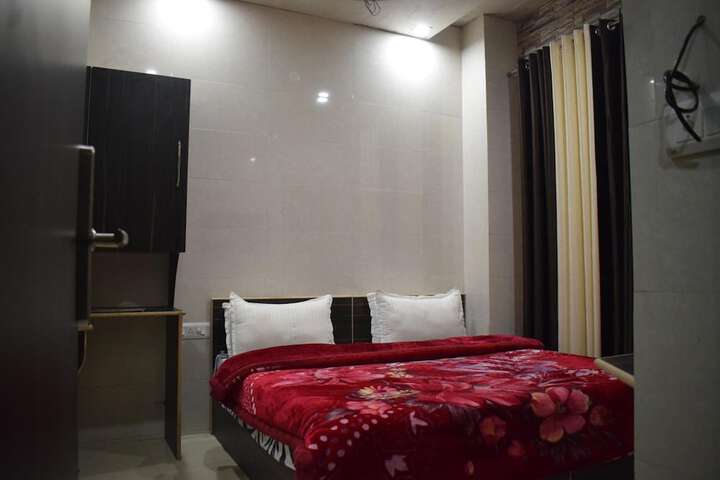 Room 20 of 49
