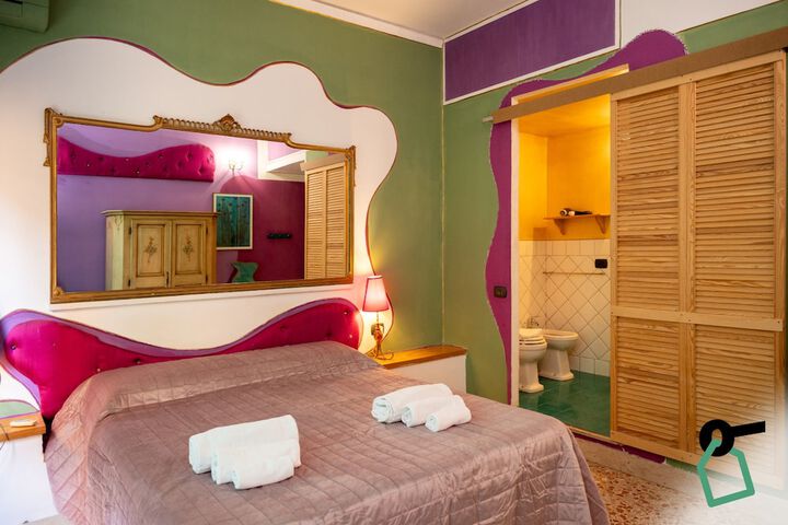 Room 16 of 38