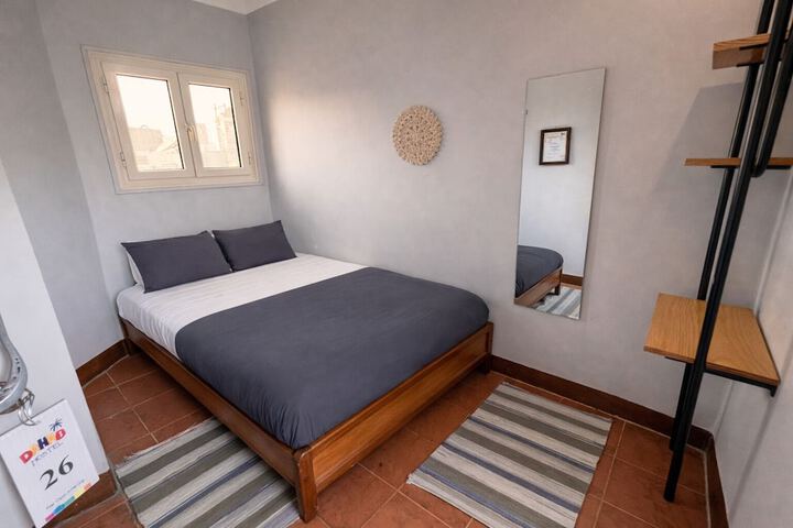 Room 12 of 34