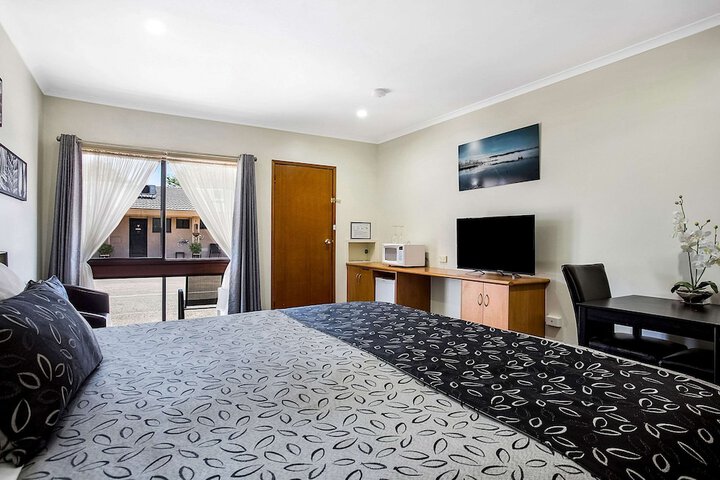 Room 8 of 34