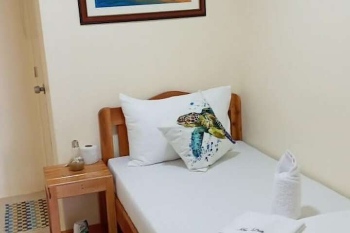 Room 8 of 16
