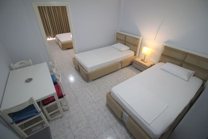 Room 8 of 66