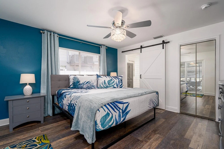 Room 6 of 20