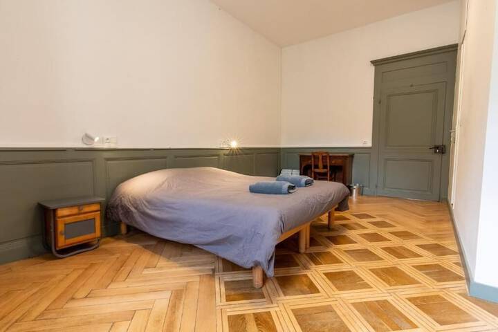 Room 10 of 113