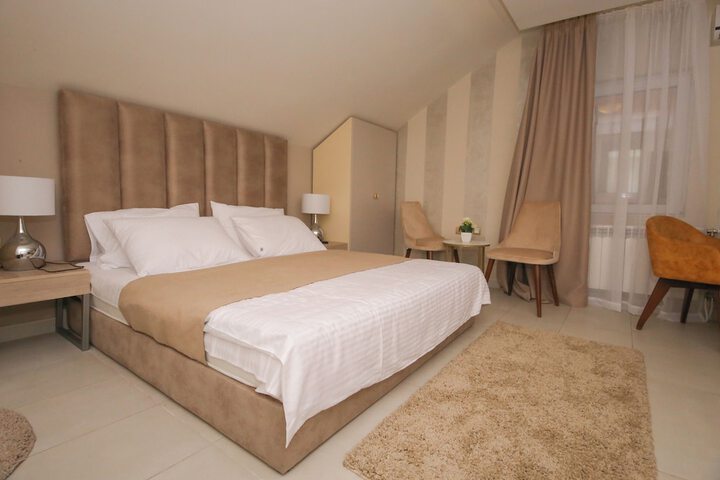 Room 5 of 30