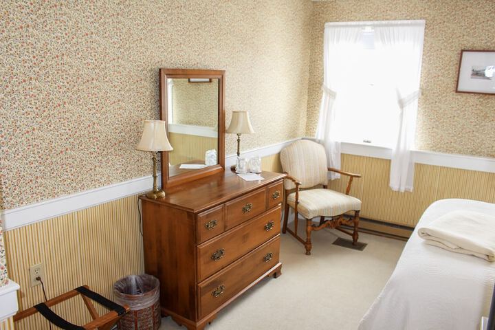 Room 14 of 107