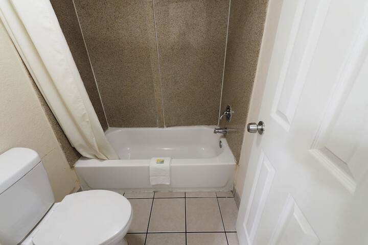 Renovated Standard King Bed (13 of 21)