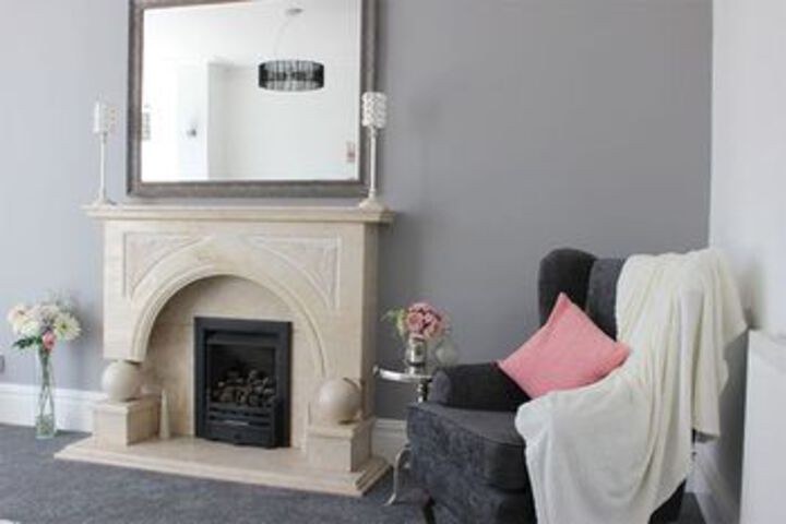 Lounge 6 of 15