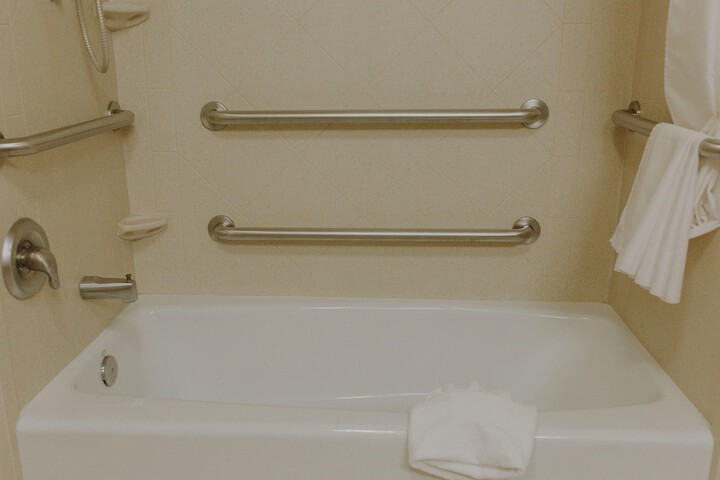 Room 26 of 38