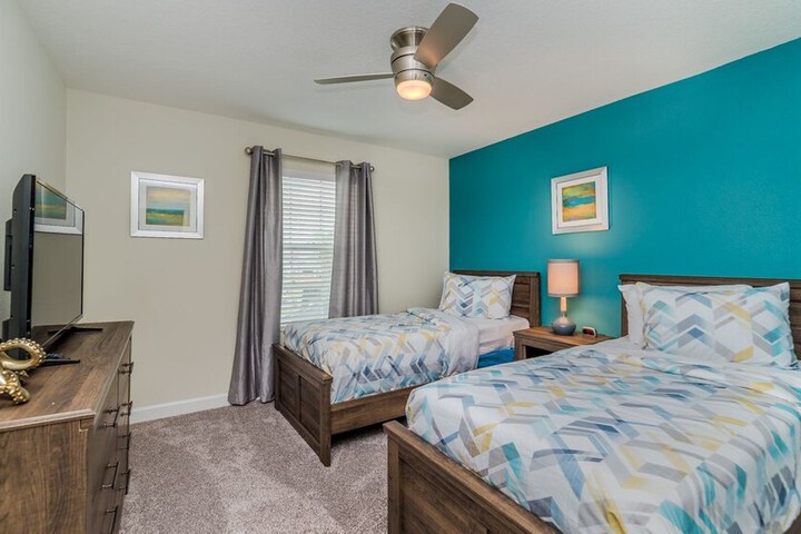 Room 4 of 24