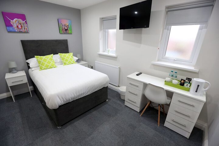 Room 2 of 37