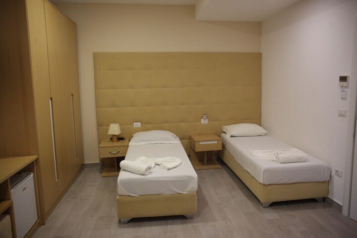 Room 12 of 15