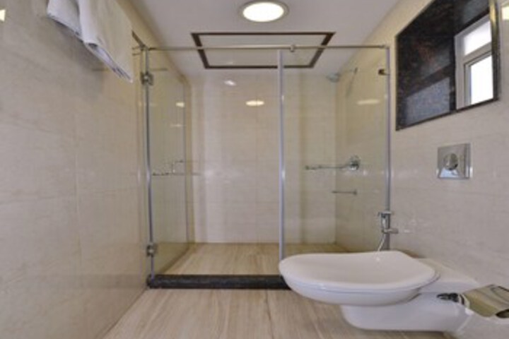 Room 5 of 24