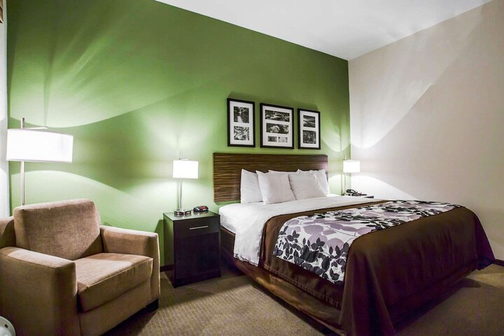 Room 7 of 35