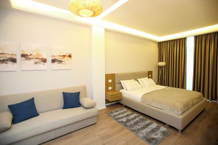 Room 6 of 47