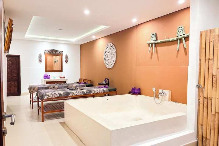 Massage Photo