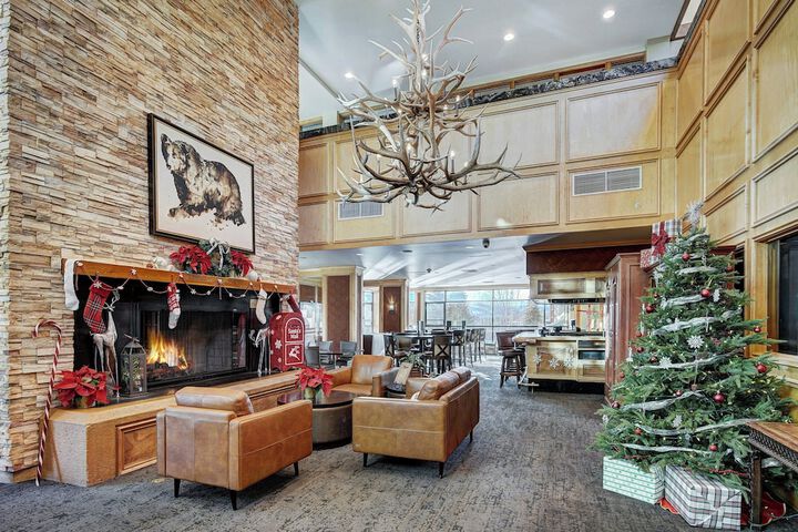 Entrance & Lobby