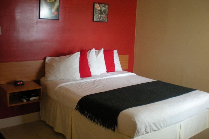 Room 2 of 34