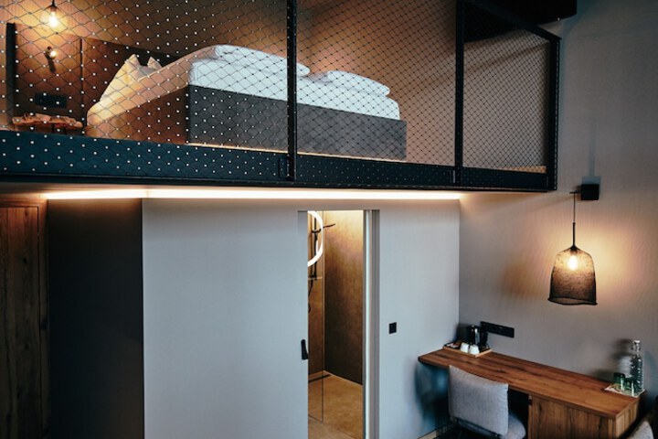 Room amenity