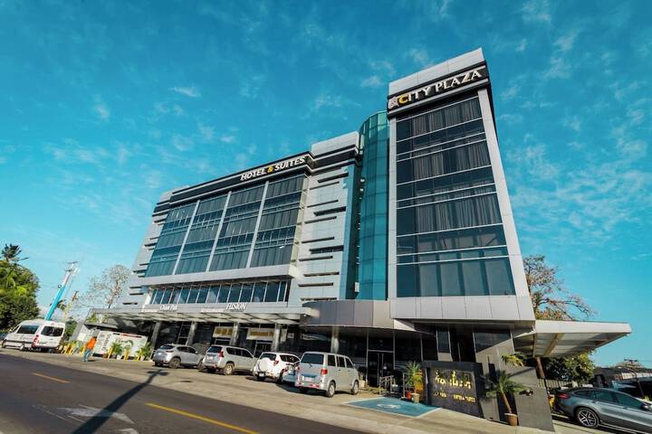 Hotel City Plaza &  Suites in David Sur