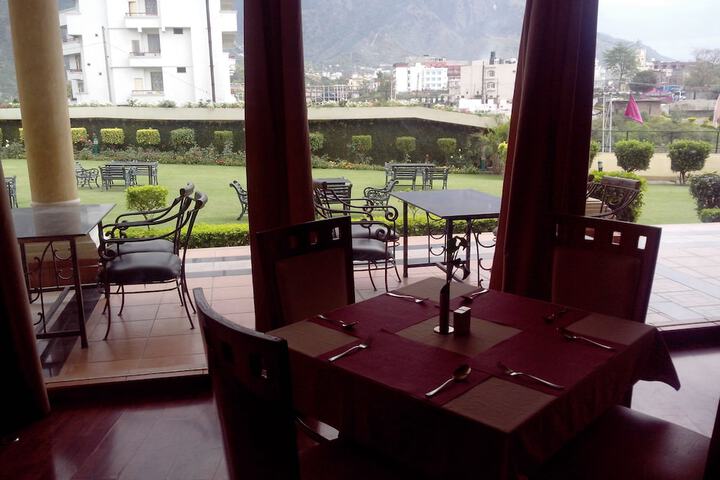 Dining 72 of 110