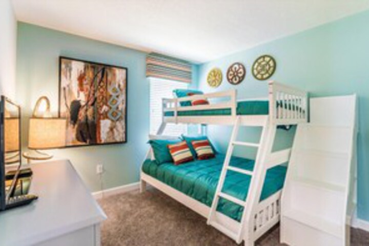 Room 25 of 33