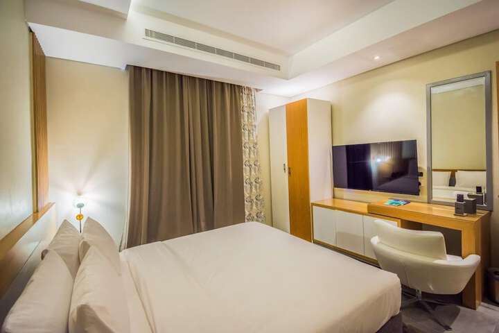 Room 20 of 40