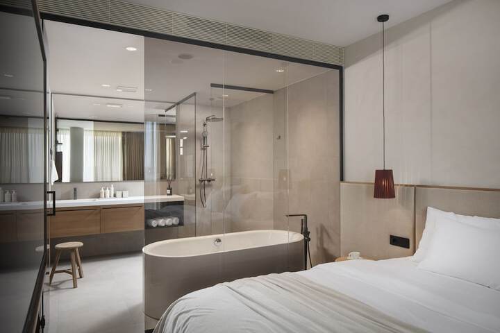 Room 21 of 56