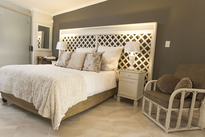 Room 5 of 20