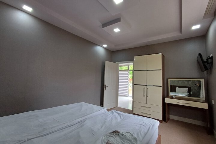 Room 11 of 31