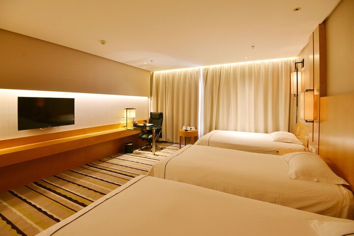 Room 14 of 32