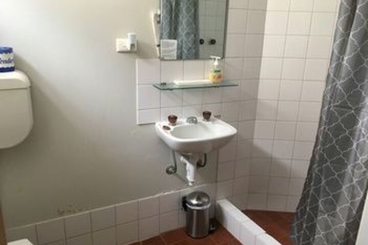 Room 8 of 26