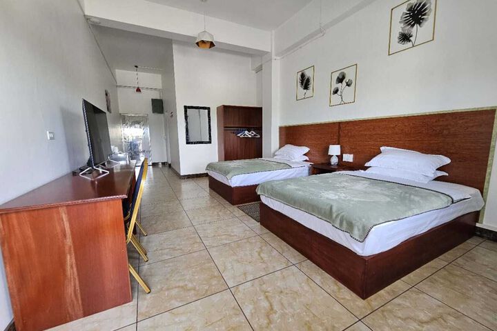 Room 5 of 7