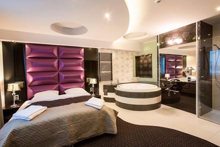 Room 25 of 81