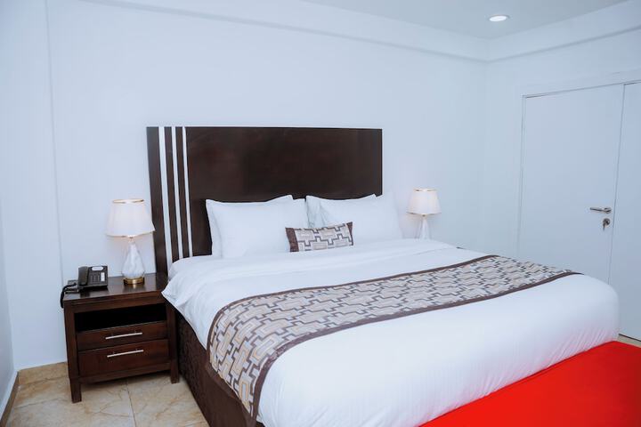Room 10 of 31