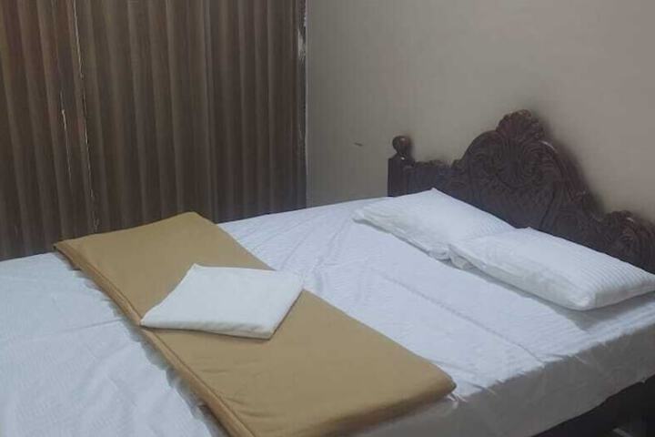 Room 2 of 6