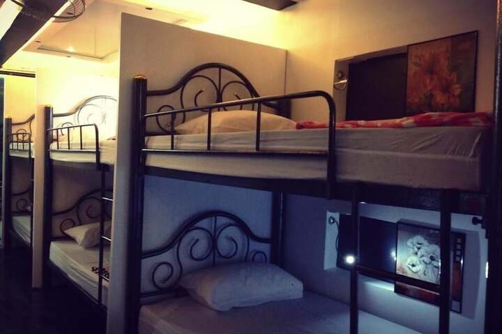 Room 6 of 13
