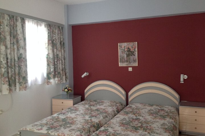 Room 8 of 42