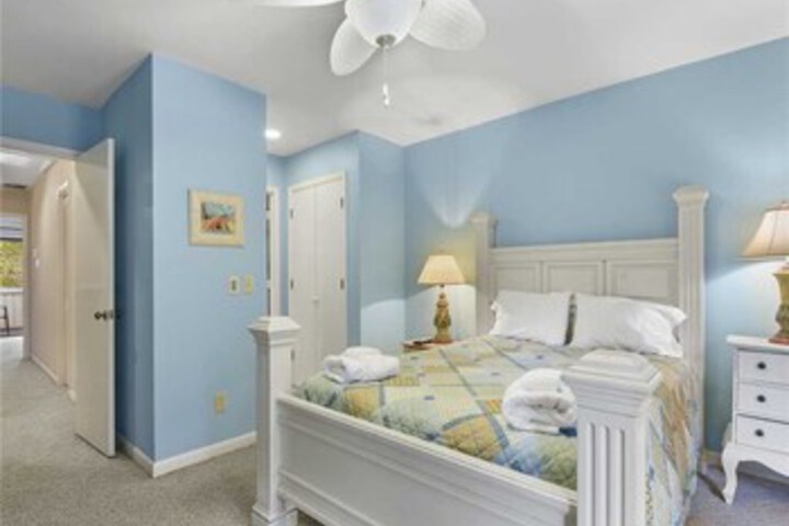 Room 33 of 43