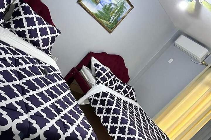 Room 2 of 4