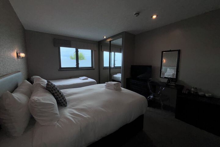 Room 38 of 106