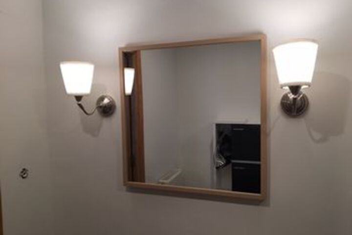 Room 8 of 12
