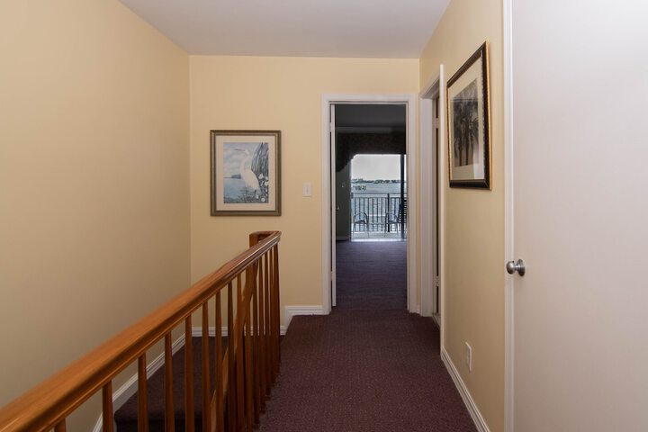 Room 12 of 90
