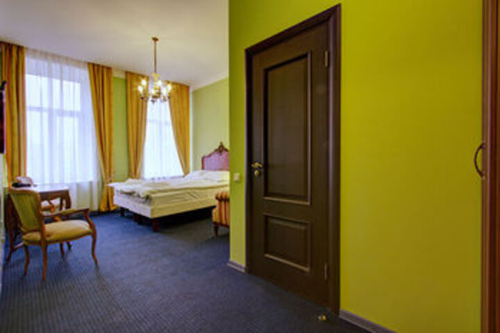 Room 19 of 25