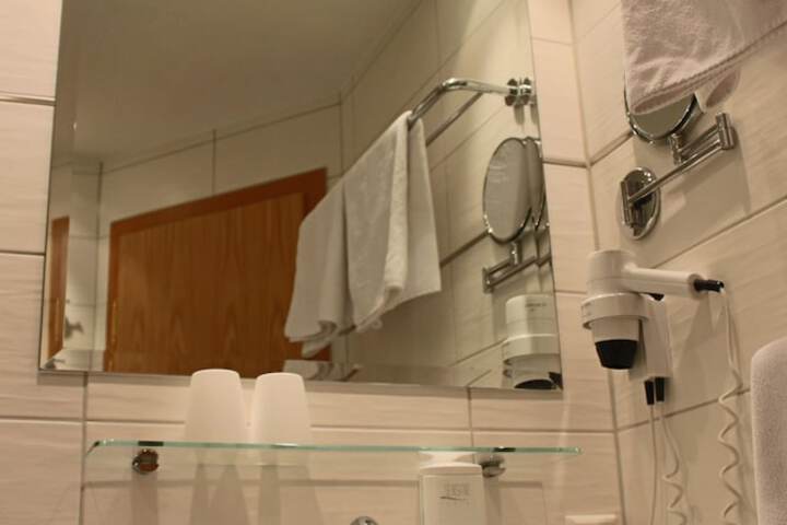 Room 29 of 40
