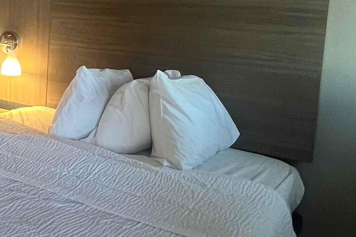 Room 12 of 34
